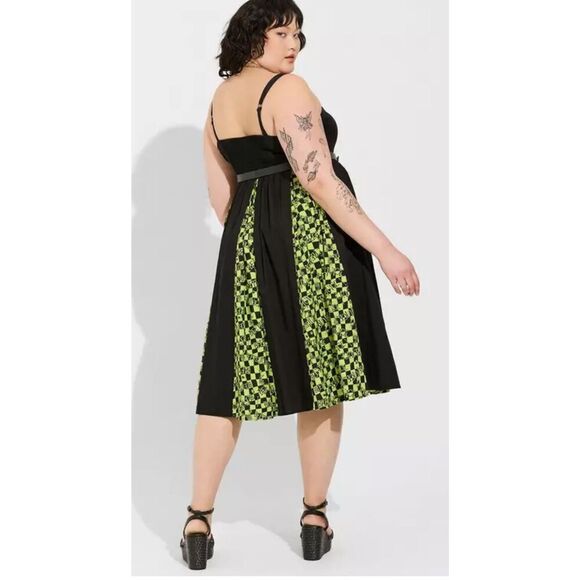 Warner Bros x torrid Beetlejuice midi fit & flare Dress 2xl nwt - Picture 3 of 8